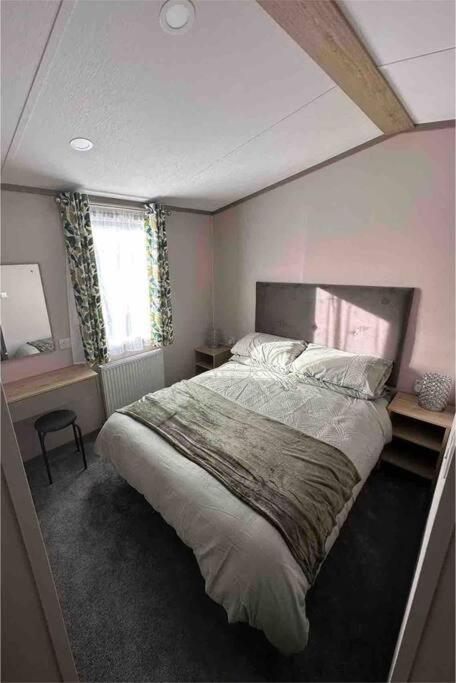Brand New 6 Berth Holiday Home Selsey Exteriör bild