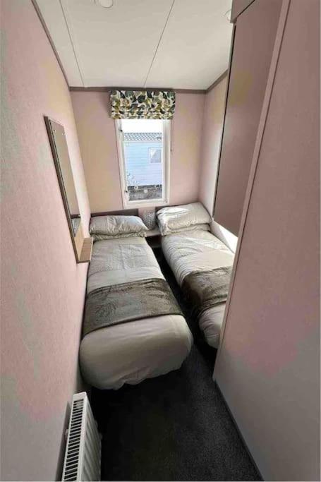Brand New 6 Berth Holiday Home Selsey Exteriör bild