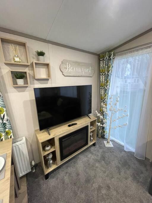 Brand New 6 Berth Holiday Home Selsey Exteriör bild