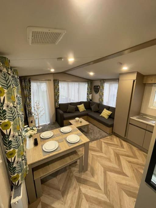 Brand New 6 Berth Holiday Home Selsey Exteriör bild